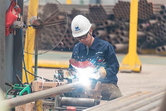 新沂网架焊接车间